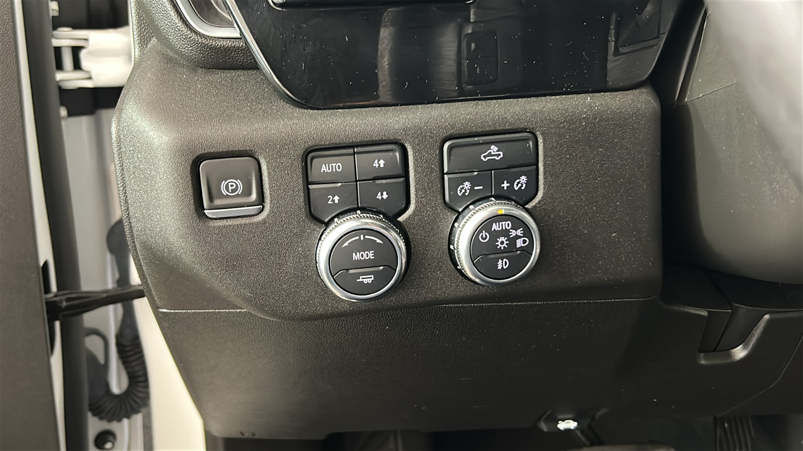 Used 2024 GMC Sierra 1500 Elevation w/ X31 Off-Road Package AWD/4WD image 23