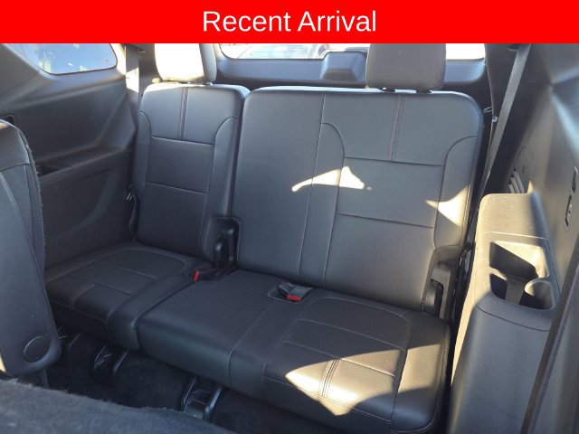 Used 2023 Chevrolet Traverse RS FWD image 12