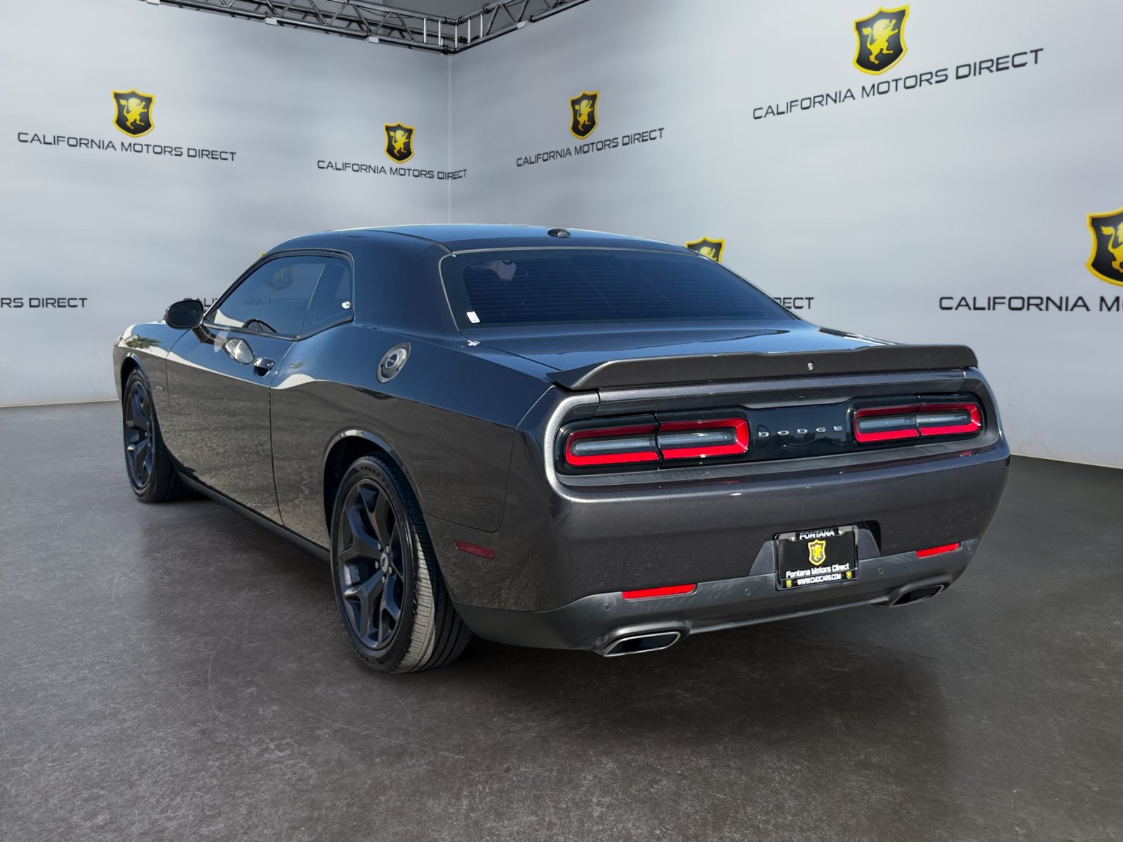 Used 2019 Dodge Challenger R/T RWD image 3