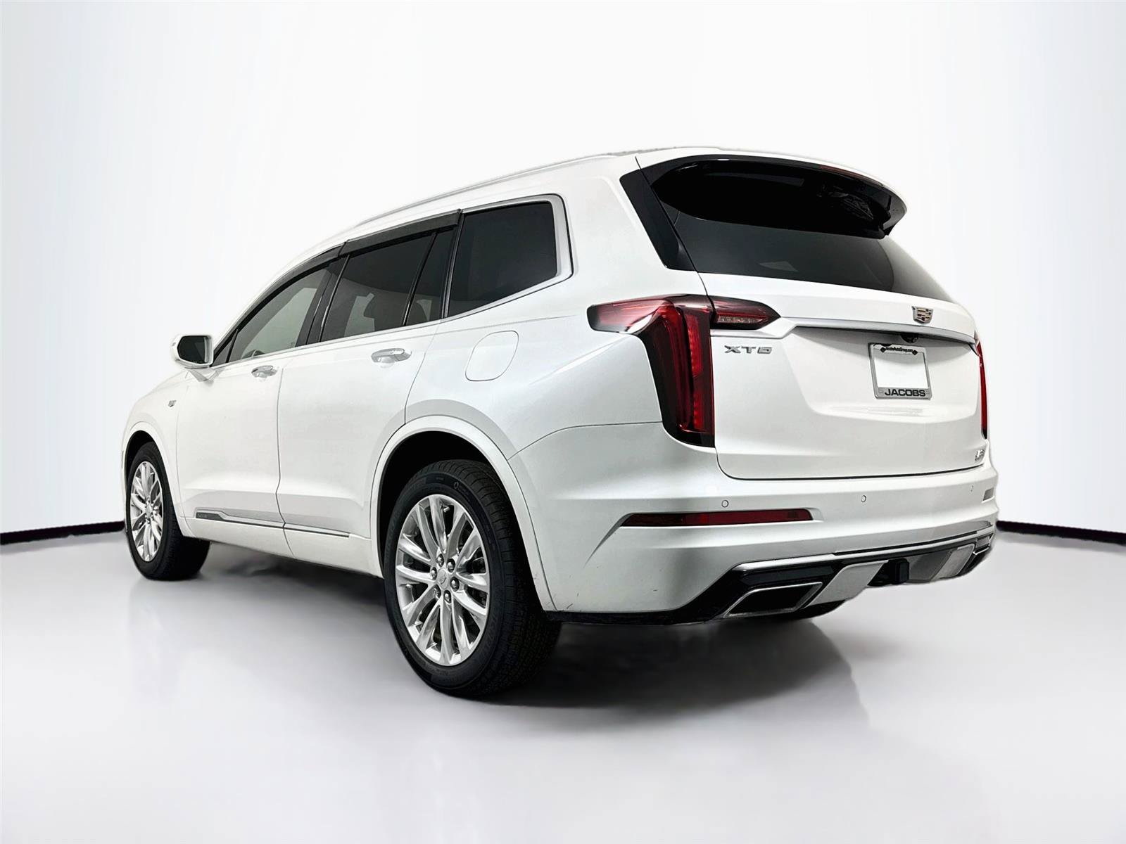 Used 2020 Cadillac XT6 Premium Luxury FWD image 3