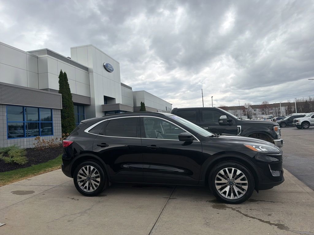 Used 2022 Ford Escape Titanium image 17