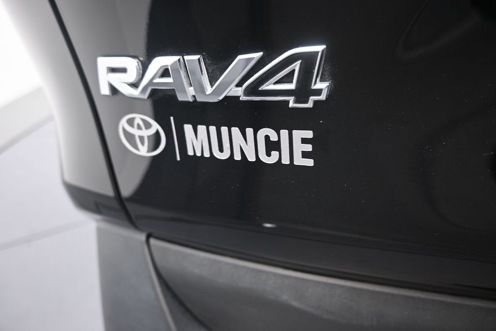 Used 2025 Toyota RAV4 XLE FWD image 37