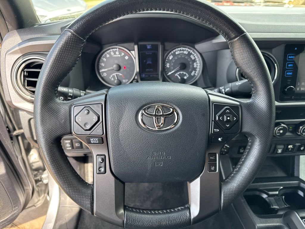 Used 2019 Toyota Tacoma TRD Off-Road w/ Technology Package AWD/4WD image 8