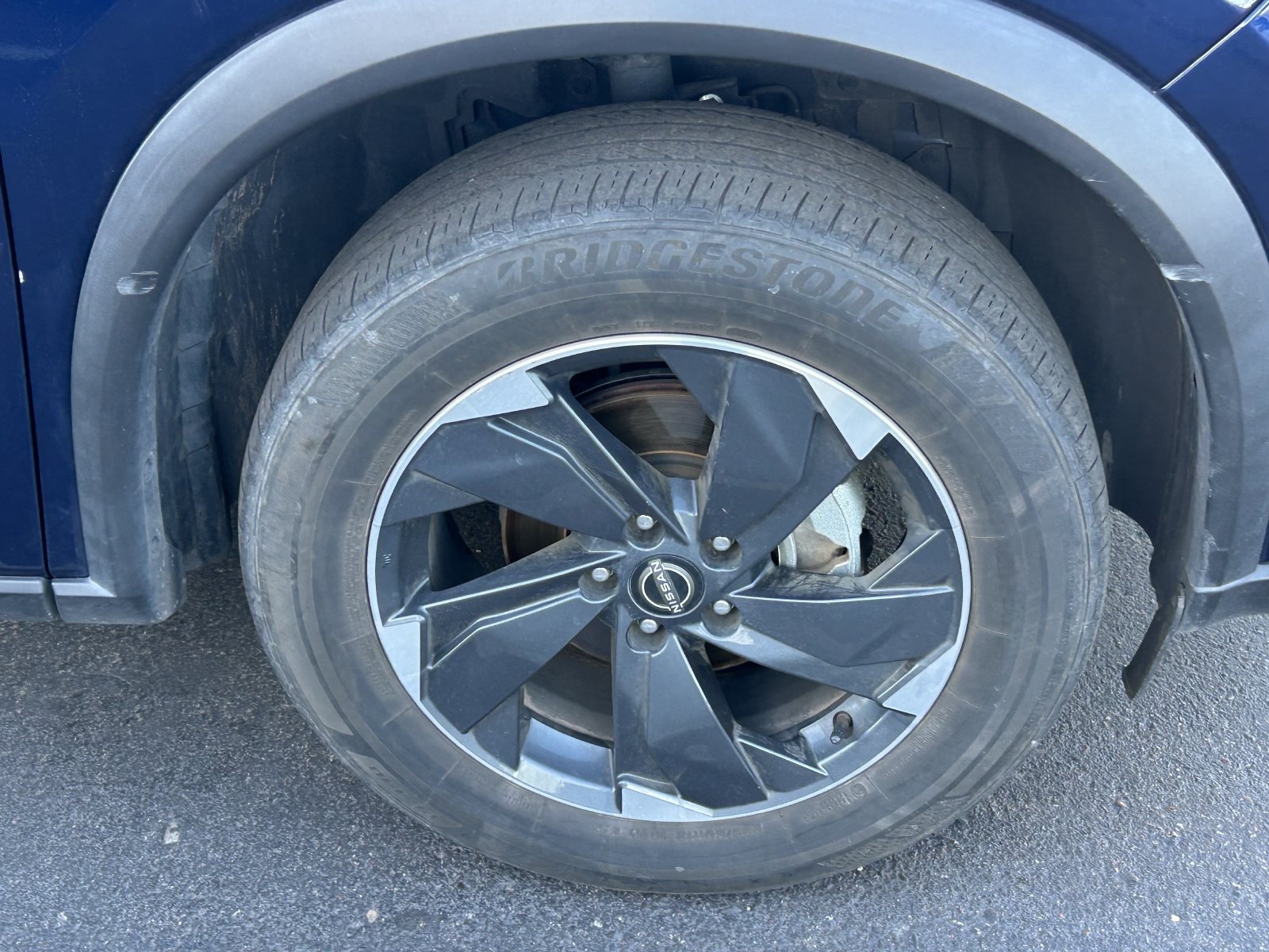 Used 2025 Nissan Rogue SV AWD/4WD image 9