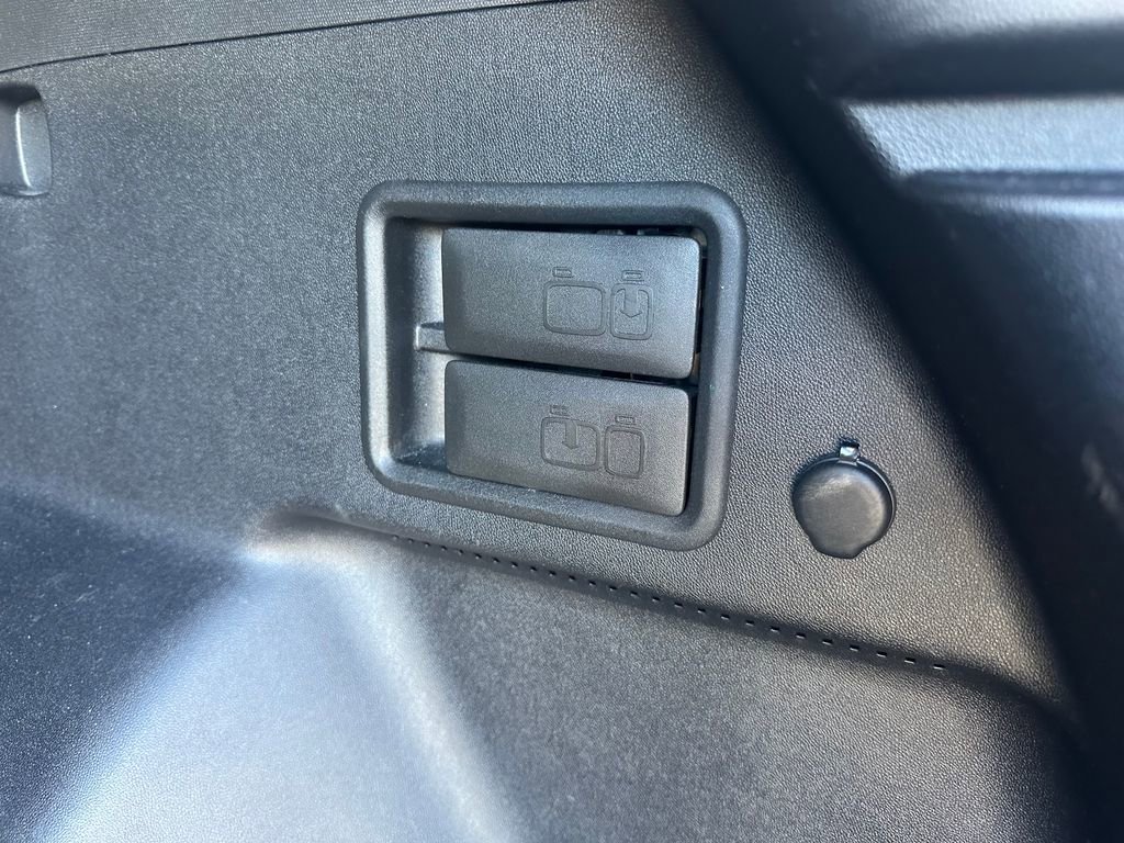 Used 2018 Chevrolet Equinox Premier image 47