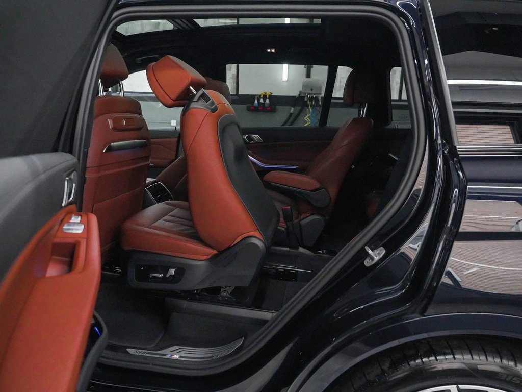 Used 2023 BMW X7 M60i w/ Executive Package image 33