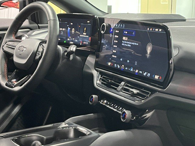 Certified 2026 Chevrolet Equinox EV RS w/ Convenience Package II AWD/4WD image 9