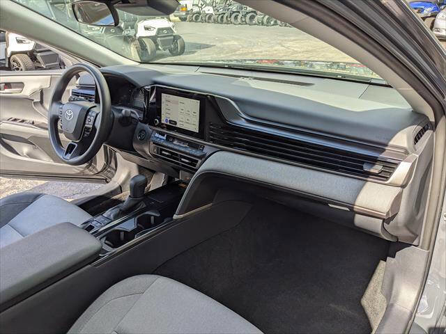 Used 2025 Toyota Camry LE image 17