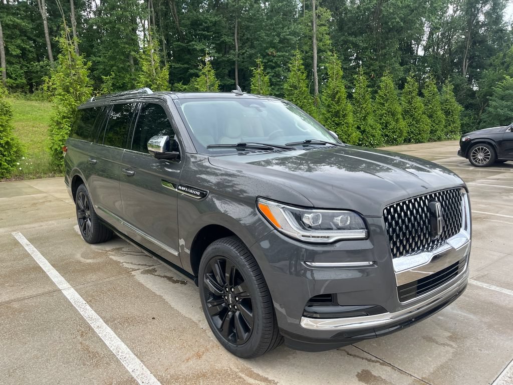 Used 2023 Lincoln Navigator L Black Label AWD/4WD image 7