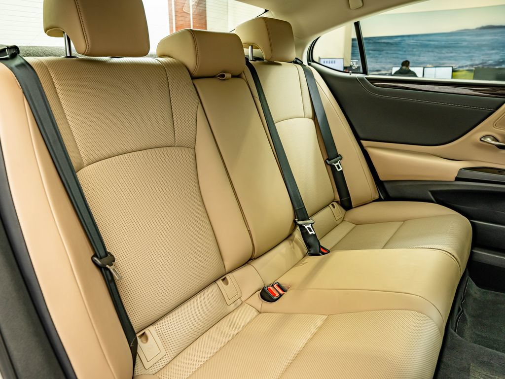 Used 2019 Lexus ES 350 w/ Premium Package FWD image 40