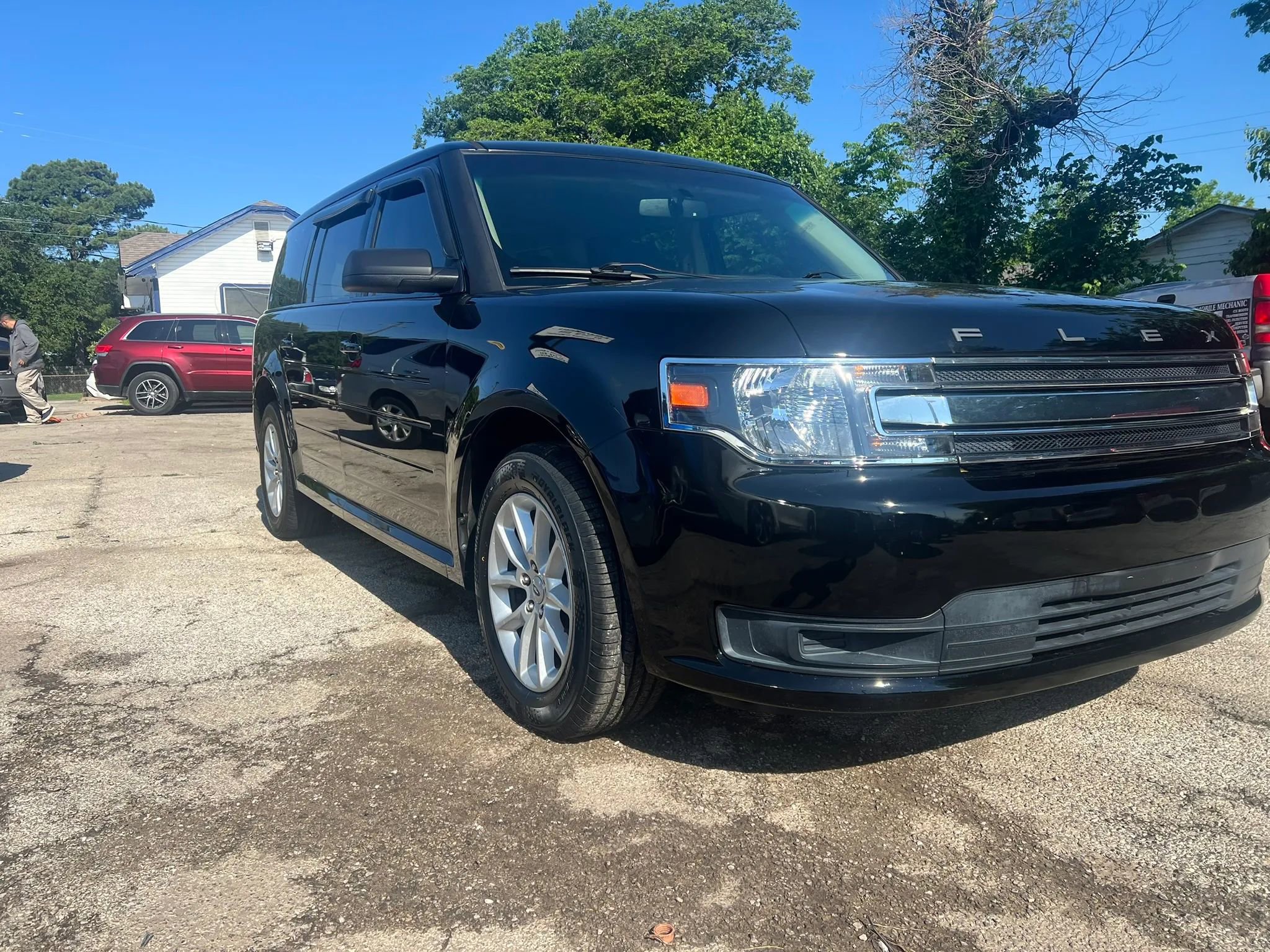 Used 2018 Ford Flex SE FWD image 2