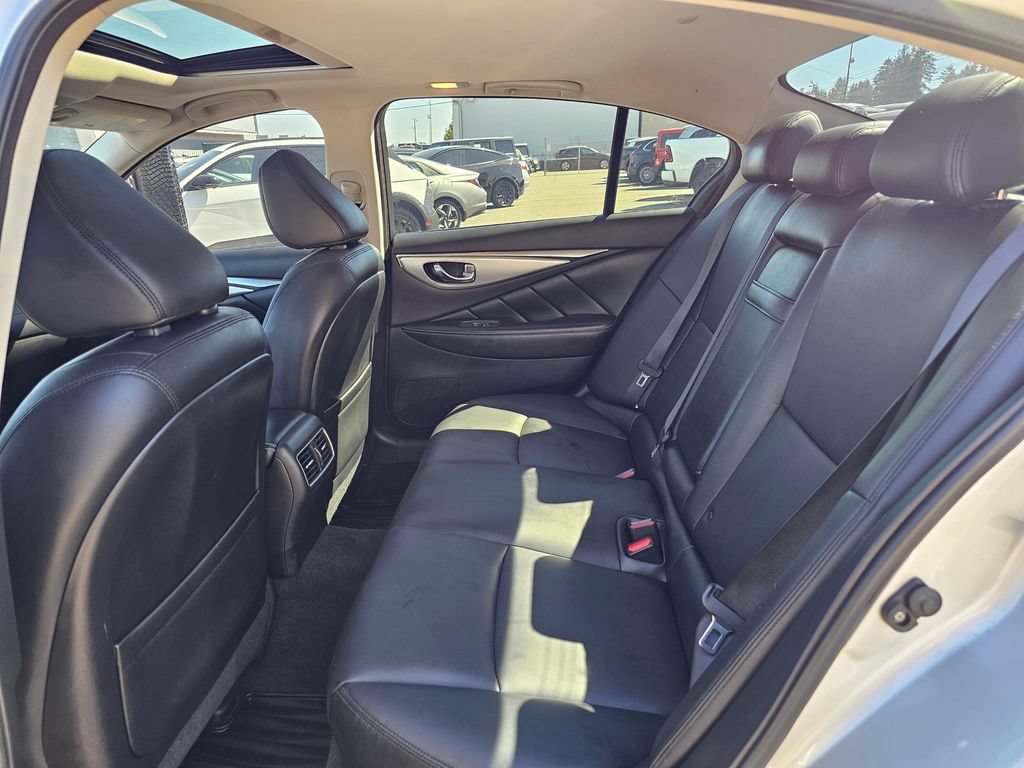 Used 2019 INFINITI Q50 Luxe w/ All Weather Package (L93) AWD/4WD image 17