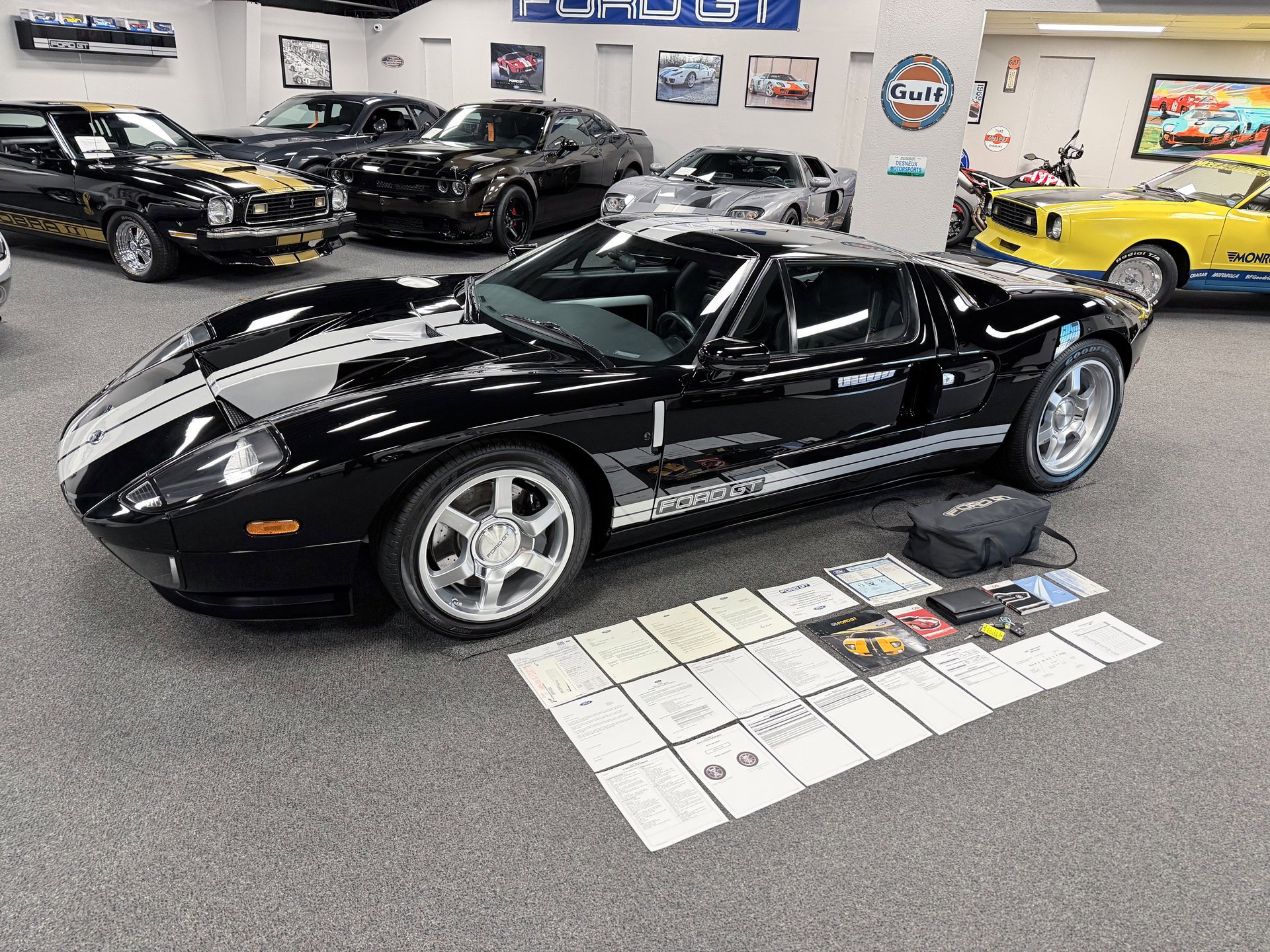 Used 2005 Ford GT image 28