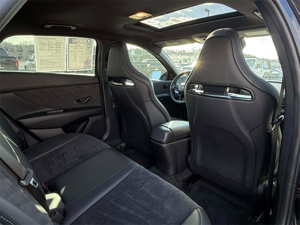 Used 2022 Hyundai Elantra N image 21