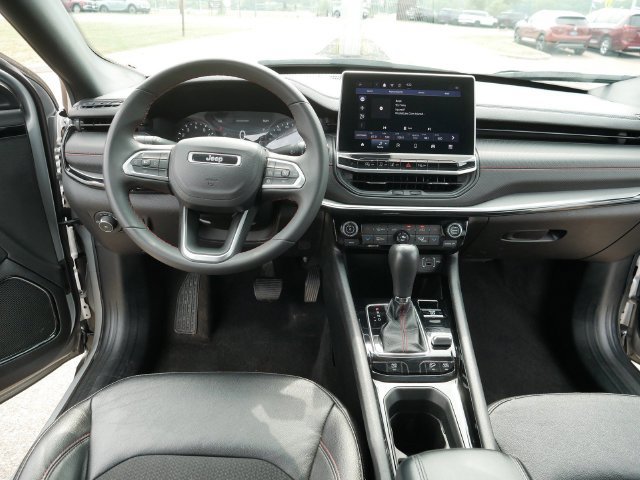 Used 2024 Jeep Compass Trailhawk AWD/4WD image 21