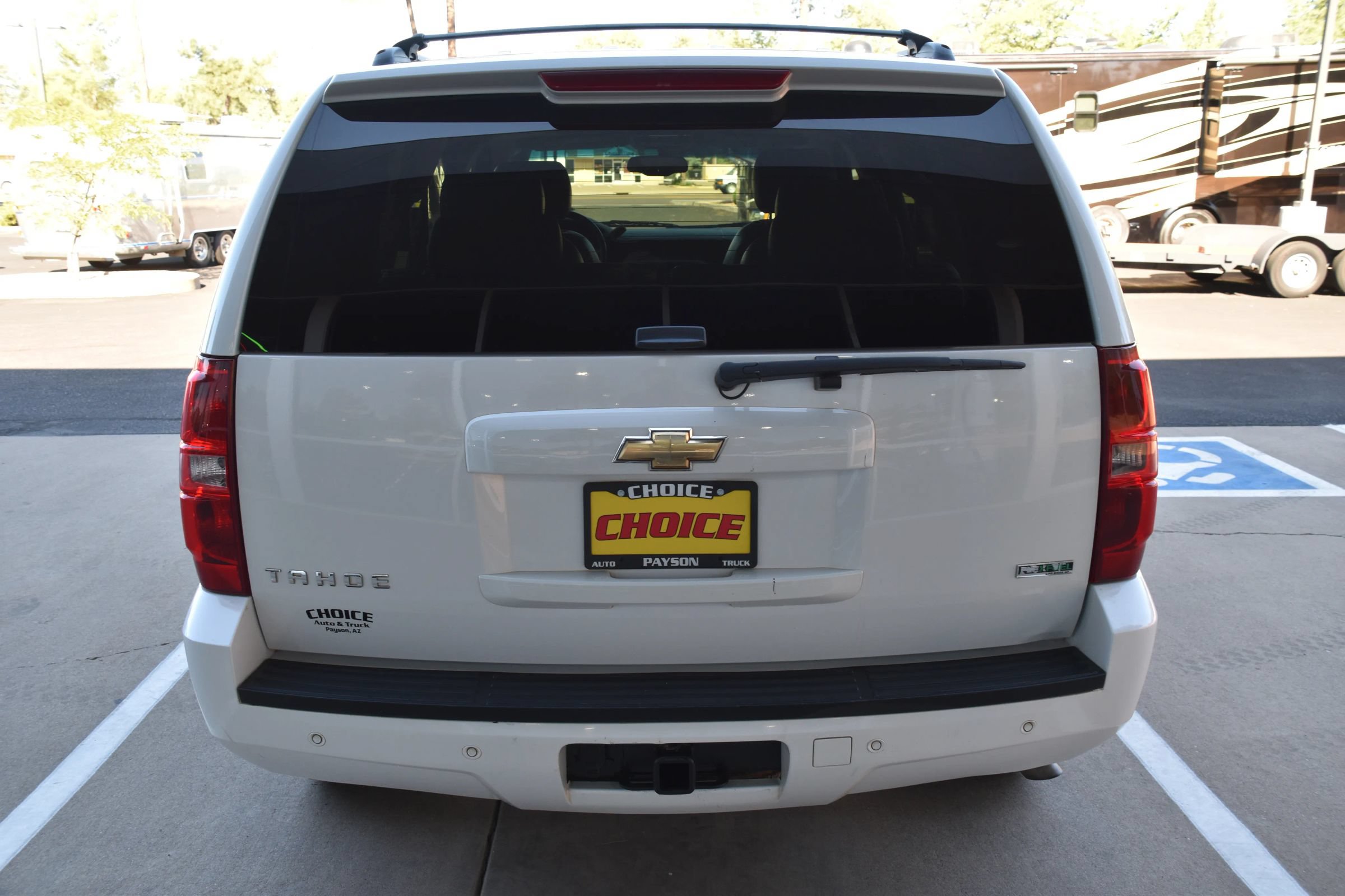 Used 2010 Chevrolet Tahoe LT w/ Luxury Package AWD/4WD image 7
