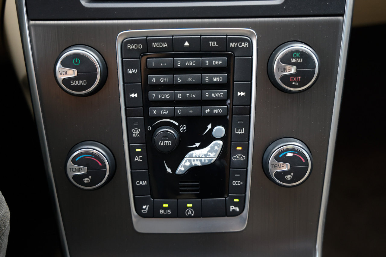 Used 2015 Volvo S60 T5 Platinum image 31