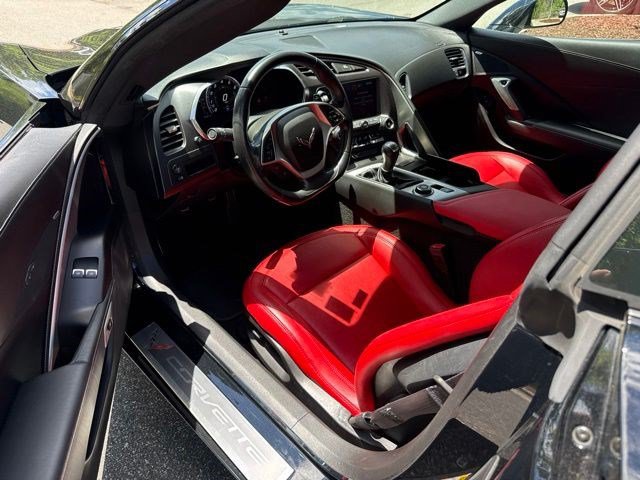 Used 2017 Chevrolet Corvette Stingray Coupe w/ Z51 1LT RWD image 8