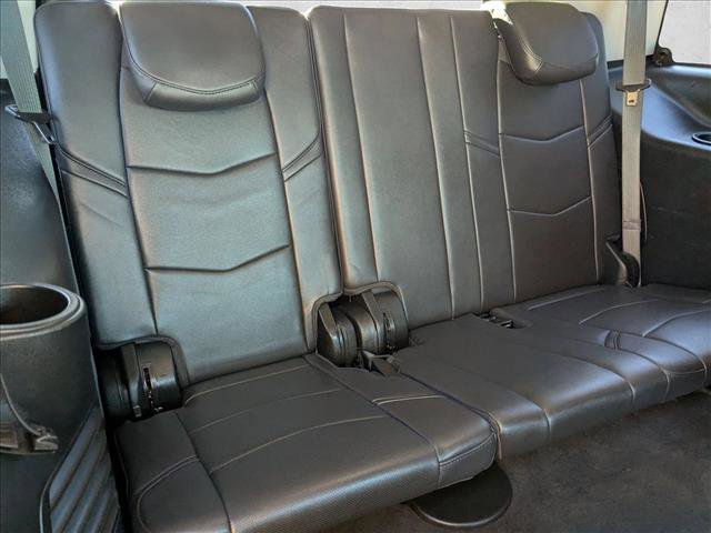 Used 2020 Cadillac Escalade Luxury w/ Escalade Sport Edition image 20