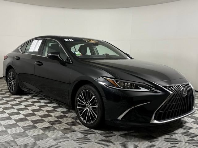 Used 2025 Lexus ES 300h w/ Premium Package FWD image 11