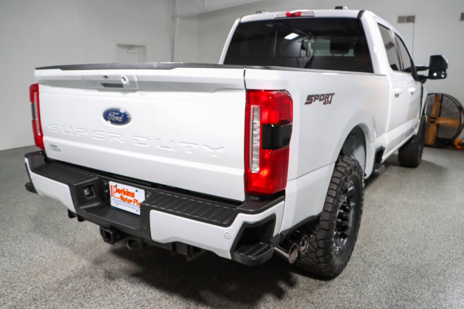 Used 2023 Ford F250 Lariat w/ Sport Appearance Package AWD/4WD image 8