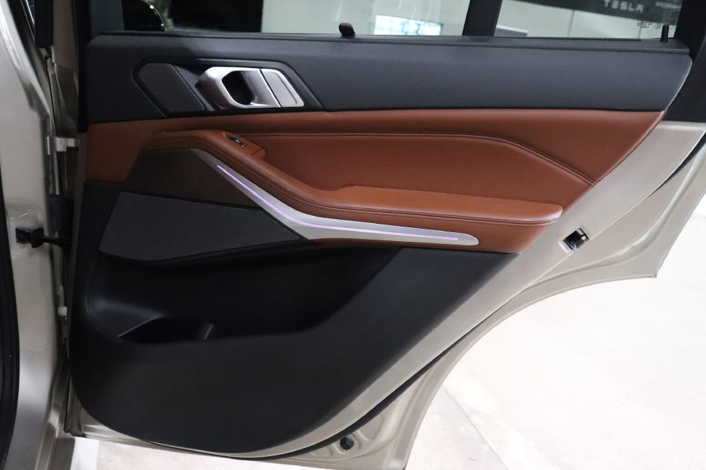 Used 2019 BMW X5 xDrive50i w/ M Sport Package image 23