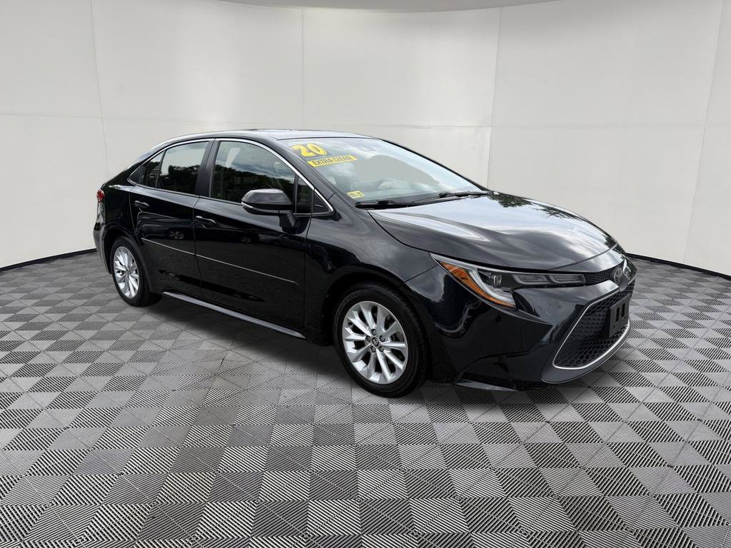 Used 2020 Toyota Corolla XLE FWD image 3