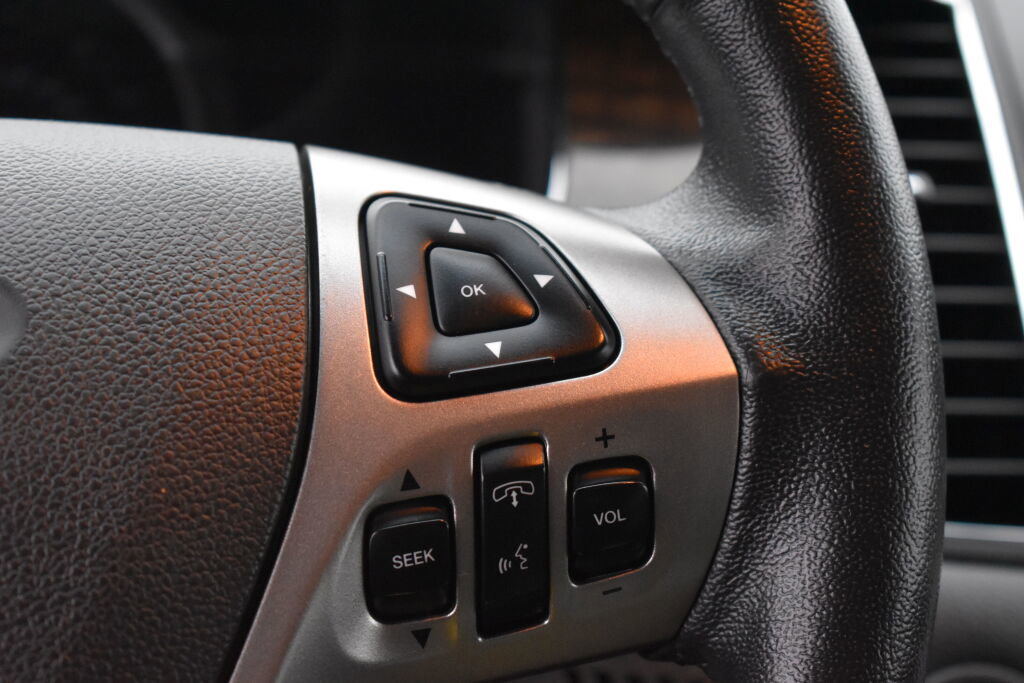 Used 2017 Ford Taurus Limited image 19