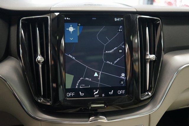 Used 2019 Volvo XC60 T5 Momentum w/ Multimedia Package image 8