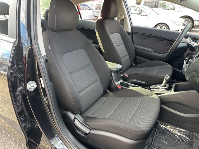 Used 2018 Kia Forte LX w/ LX Rear Camera Package image 9