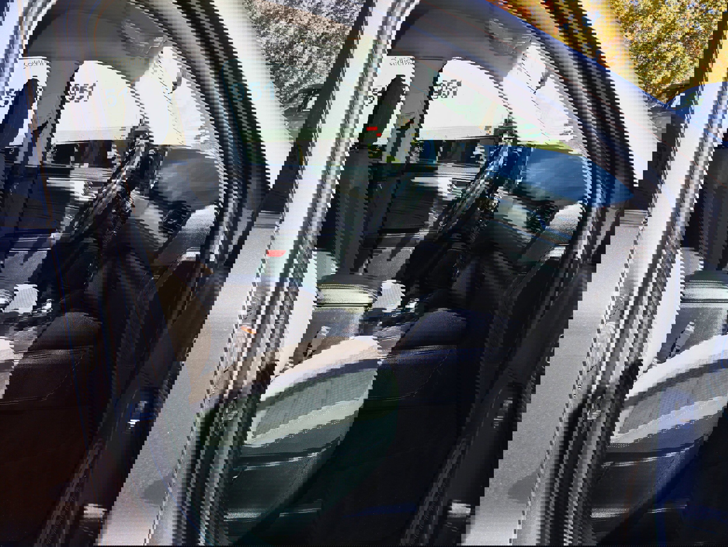 Used 2022 Ford Escape SE w/ SE Sport Appearance Package image 26