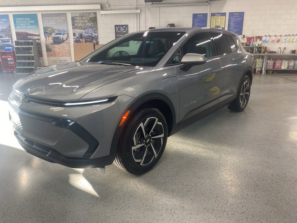 New 2026 Chevrolet Equinox EV LT image 3