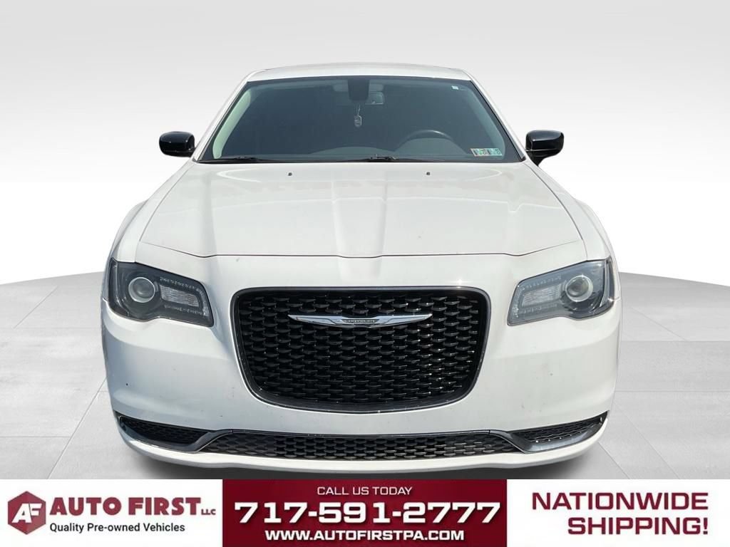 Used 2019 Chrysler 300 Touring w/ Sport Appearance Package RWD image 2