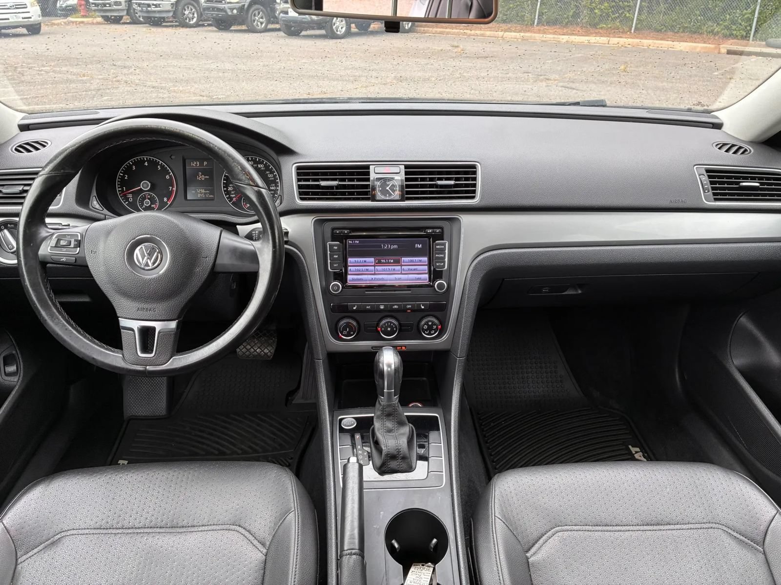 Used 2015 Volkswagen Passat 1.8T Limited Edition FWD image 15