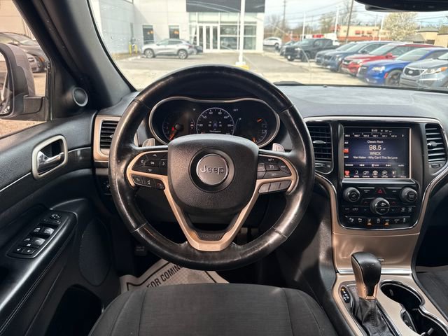 Used 2017 Jeep Grand Cherokee Laredo w/ Quick Order Package 23E AWD/4WD image 17