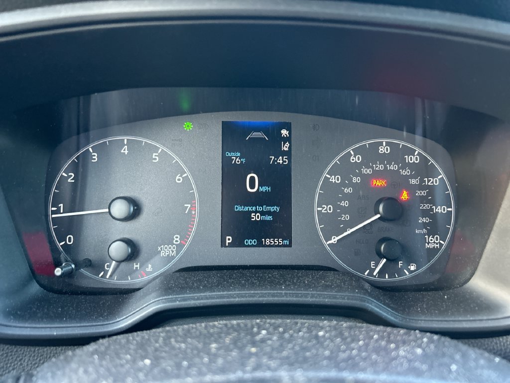 Used 2025 Toyota Corolla Cross LE FWD image 21