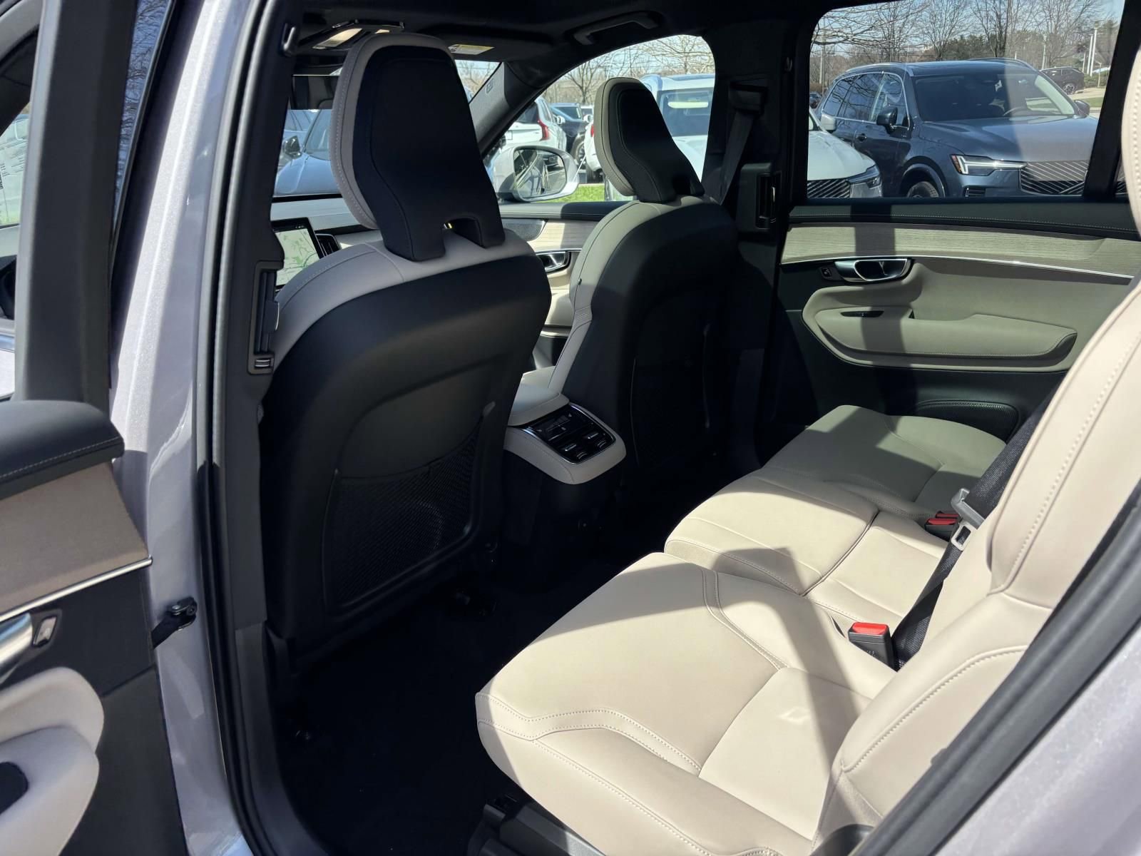 New 2026 Volvo XC90 B5 Plus w/ Protection Package Premier AWD/4WD image 27