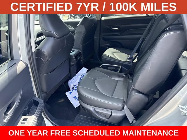 Used 2025 Toyota Grand Highlander AWD image 16