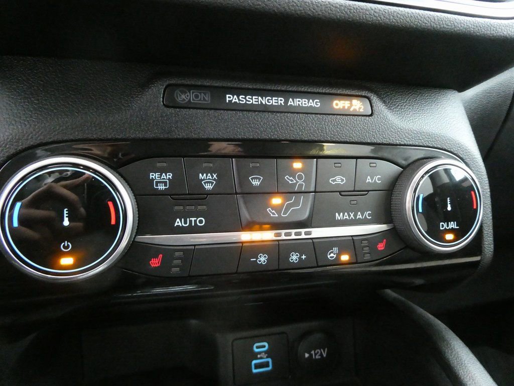 Used 2022 Ford Escape Titanium w/ Titanium Elite Package AWD/4WD image 11