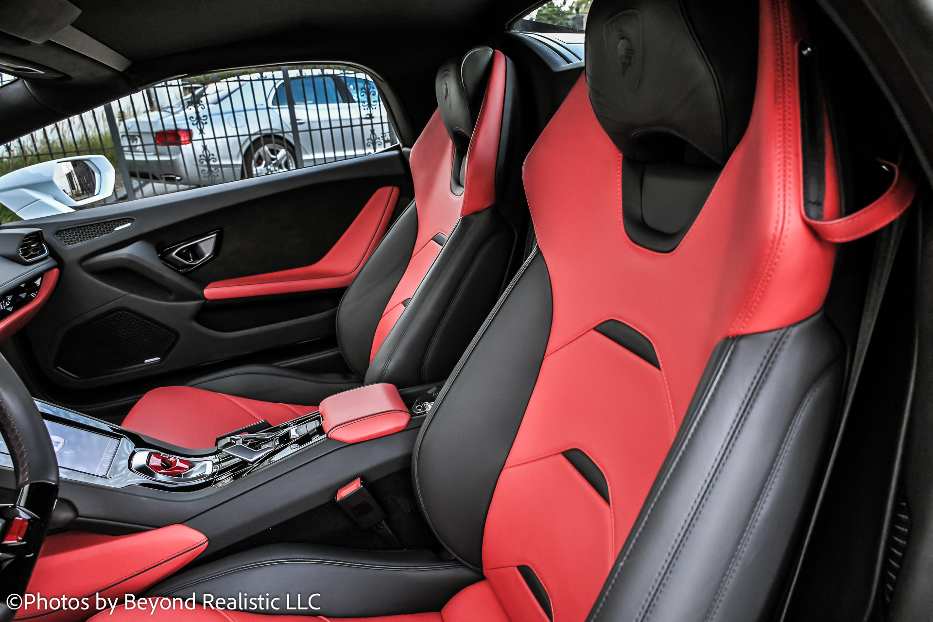 Used 2024 Lamborghini Huracan EVO image 2