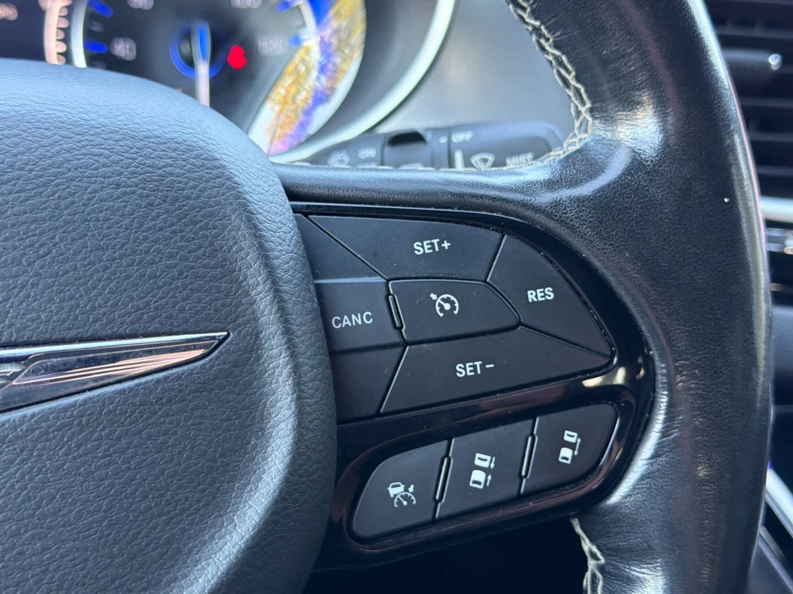 Used 2021 Chrysler Pacifica Touring-L w/ S Appearance Package FWD image 27