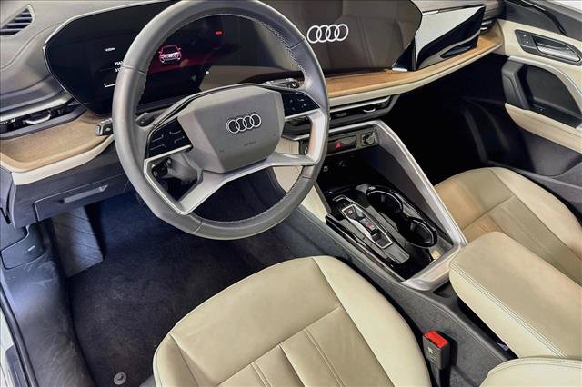 Used 2025 Audi Q5 Premium AWD/4WD image 9