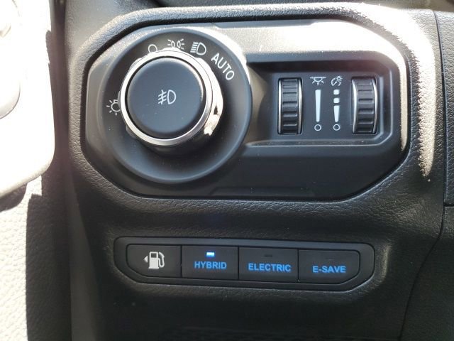 Used 2021 Jeep Wrangler Unlimited Sahara w/ Dual Top Group image 23