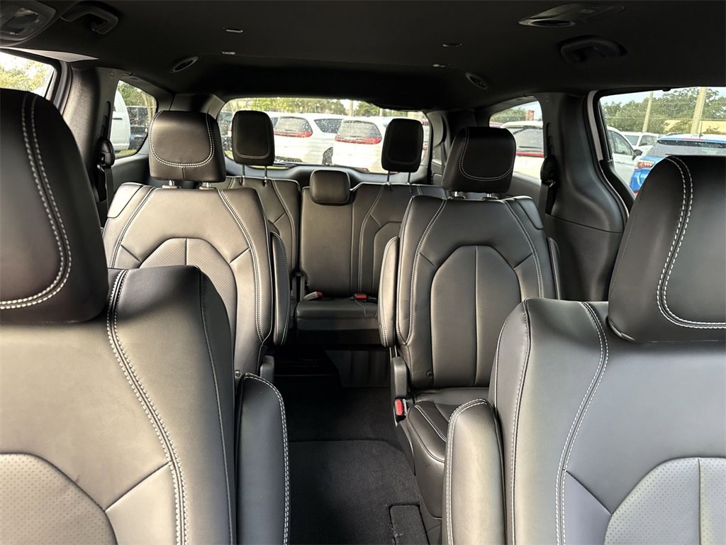 New 2026 Chrysler Pacifica Select image 28