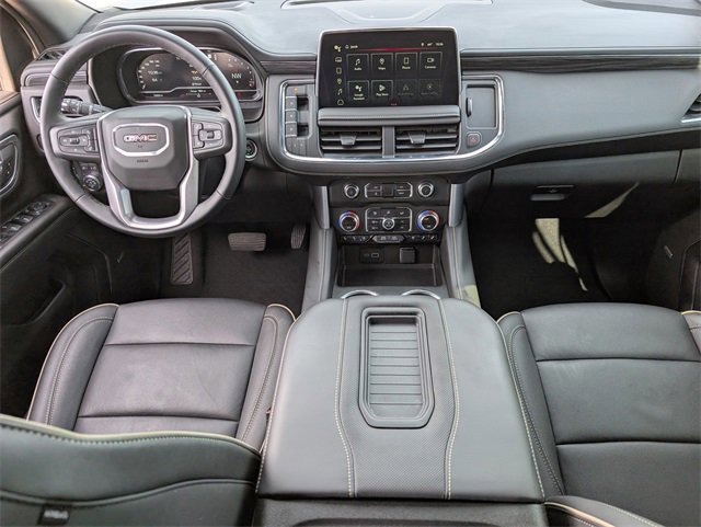 Used 2024 GMC Yukon SLT w/ SLT Luxury Package image 9