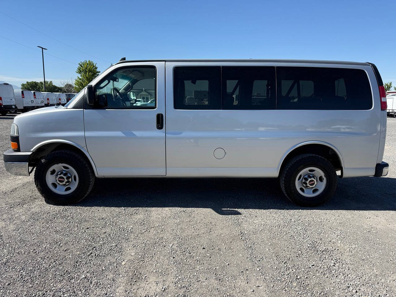 Used 2016 GMC Savana 3500 LT w/ LT Preferred Equipment Group RWD image 6