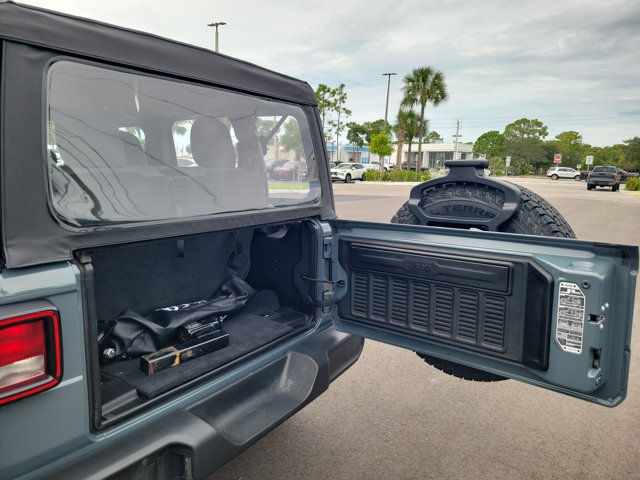 Used 2025 Jeep Wrangler Sport AWD/4WD image 10