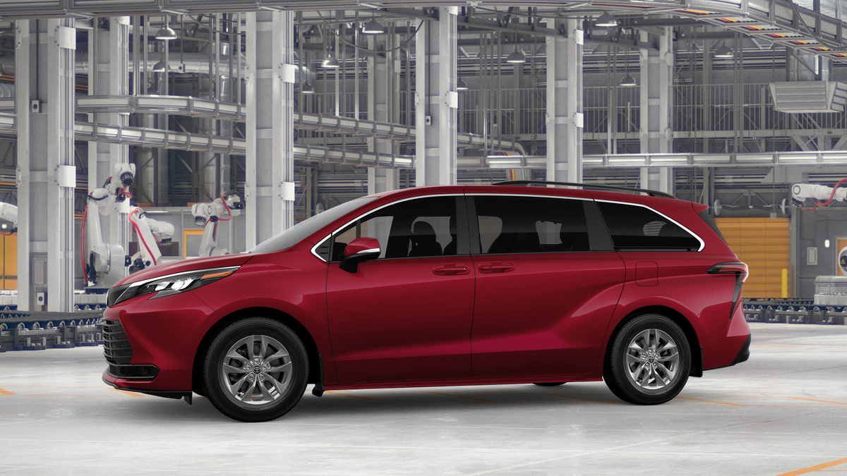New 2026 Toyota Sienna LE FWD image 3
