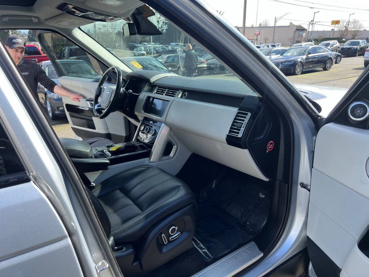 Used 2016 Land Rover Range Rover HSE AWD/4WD image 31
