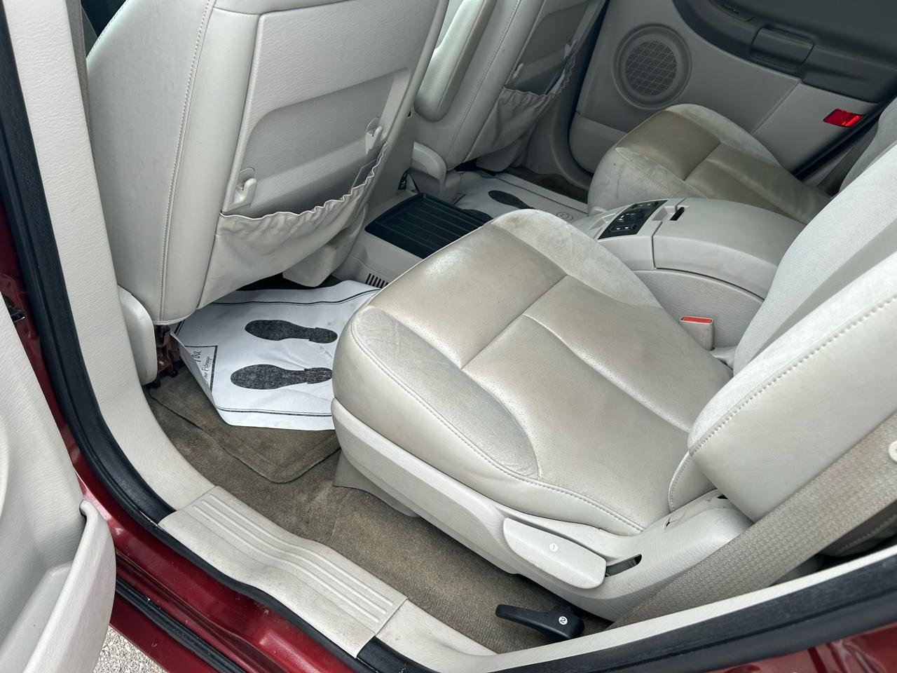 Used 2007 Chrysler Pacifica Limited FWD image 9